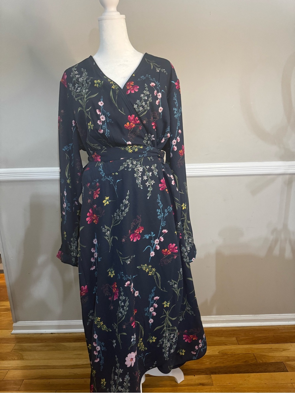 Floral Wrap Midi Dress in Navy